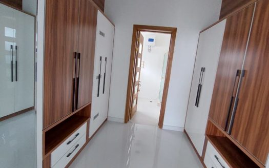 5 BEDROOM DETACHED DUPLEX WITH SWIMMING POOL
