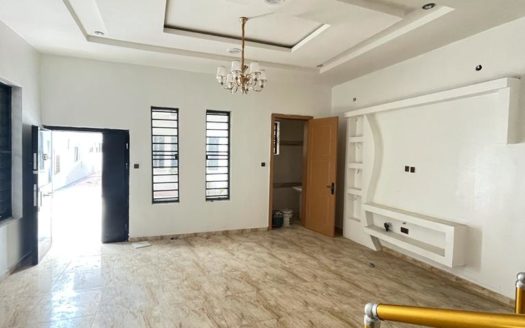 Fast Accessable 4 Bedroom Duplex in a secured and Serene