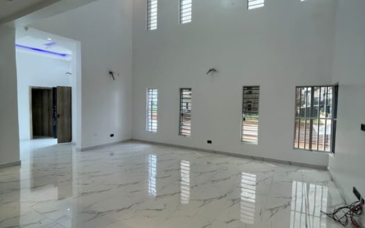 Luxury 5 Bedroom Fully Detached Duplex In a Serene Area
