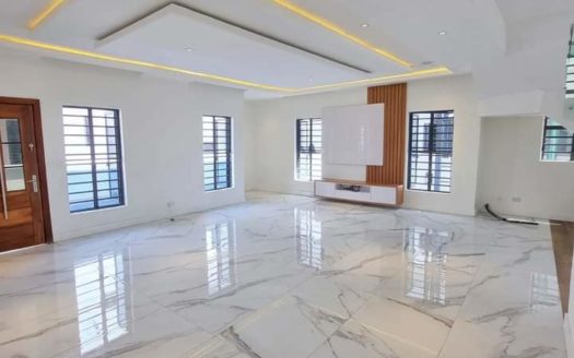 5BEDROOM DETACHED DUPLEX WITH  A BQ FOR SALE