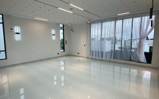 Classy 5 bedroom duplex at Chevron