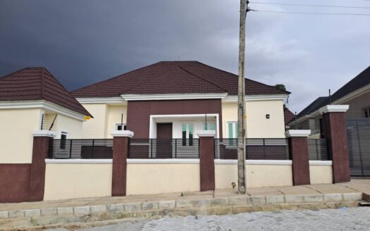 NEWLY BUILD 3 BEDROOM BUNGALOW IN A SEREN NIEBOURHOOD